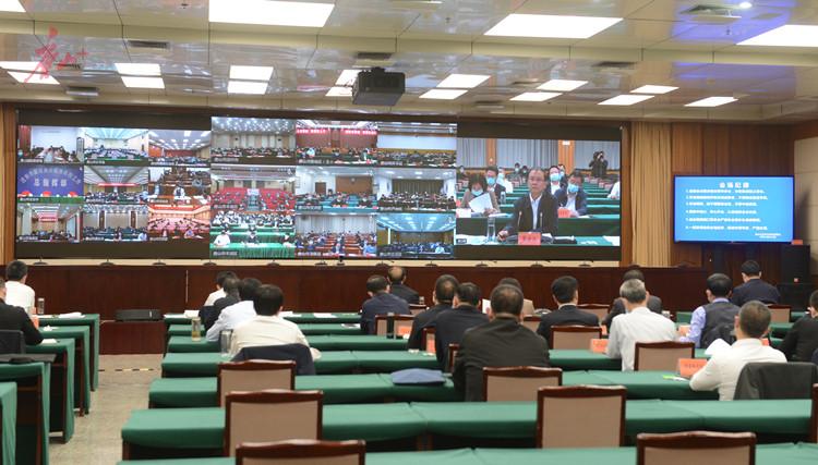 咬緊牙關 堅定信心 集中攻堅 全力以赴盡早實現社會面清零目標.jpg